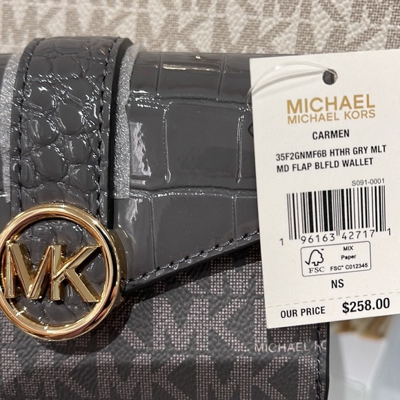 MICHAEL KORS CARMEN MEDIUM FLAP LOGO AND FAUX LEATHER WALLET 
HEATHER GREY MULTI - Picture 10 of 16